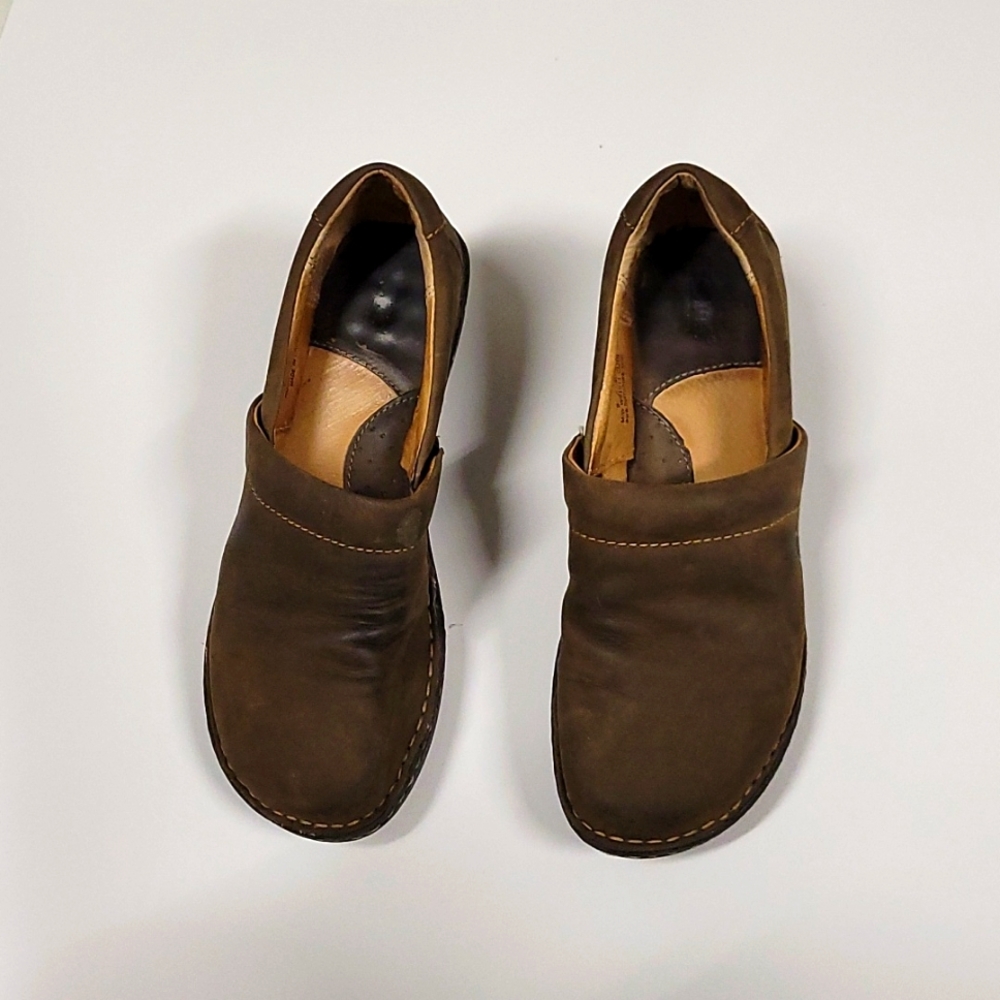 Born slip on clogs